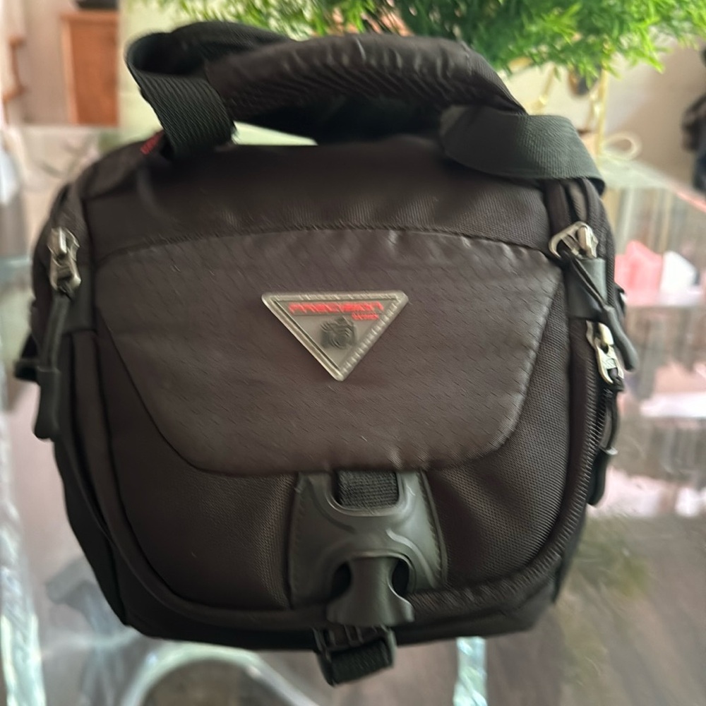 Lowepro Padded Camera Bag lense art